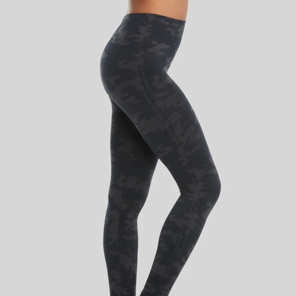 Spanx Look at Me Now Seamless Leggings, Black Camo, Size L - Picture 5 of 10